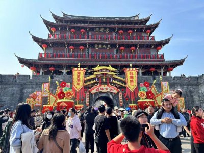 ​广东150家重点景区春节假期前四天共迎客929.2万人次，同比2023年增长23.5%