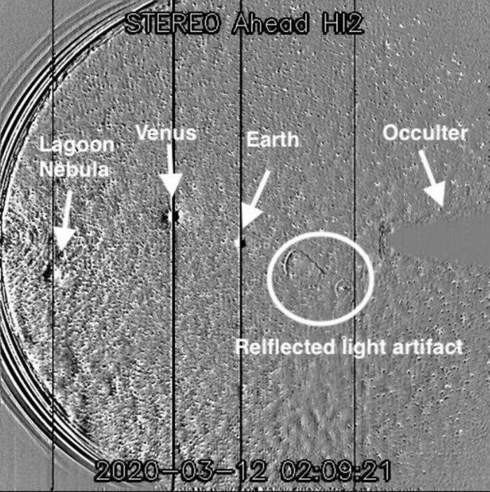 NASA日地关系空间天文台(Stereo)任务捕捉到奇怪形状：并非UFO