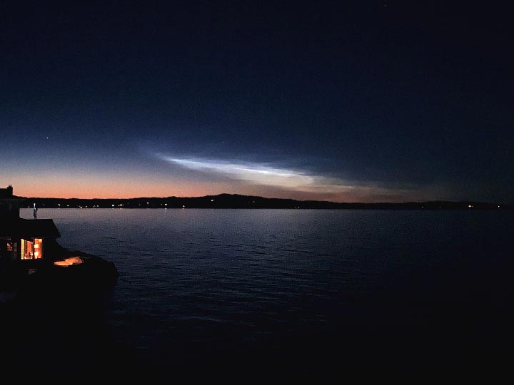 科学家称夜光云是“地球上最高、最干燥、最冷和最稀有的云”