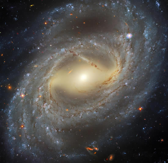 哈勃太空望远镜捕捉到“恒星漩涡”——螺旋星系NCG 7329