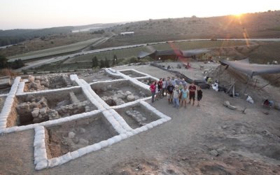 ​以色列凯尔耶特-盖特的青铜时代拉吉城定居点发现迦南神殿遗址