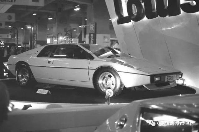 Lotus Esprit —— 路特斯想用这辆像兰博基尼的车，抗衡保时捷，干掉法拉利-