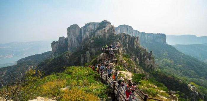 山东烟台旅游景点-天崮山旅游风景区