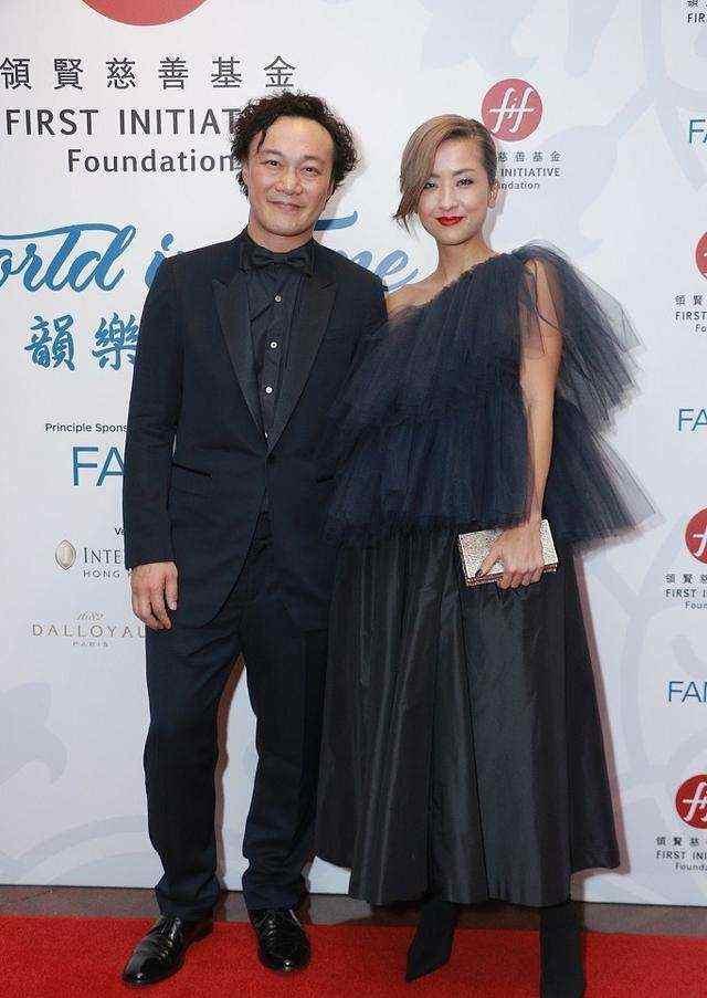 陈奕迅带妻子徐濠萦和女儿度假，14岁女儿陈康堤身高颜值令人瞩目