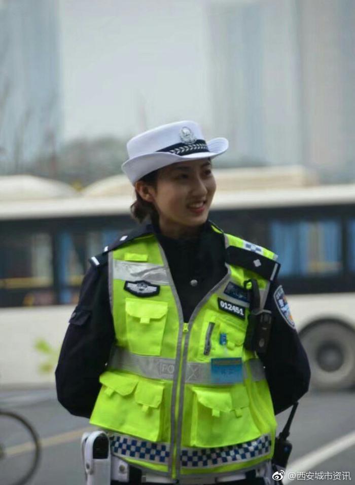 西安最美女交警走红，网友说，想认识她