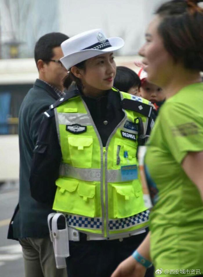 西安最美女交警走红，网友说，想认识她