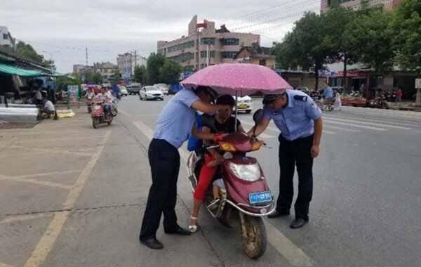 电动车雨棚遮阳棚怎么装？电动车雨棚安装教程-