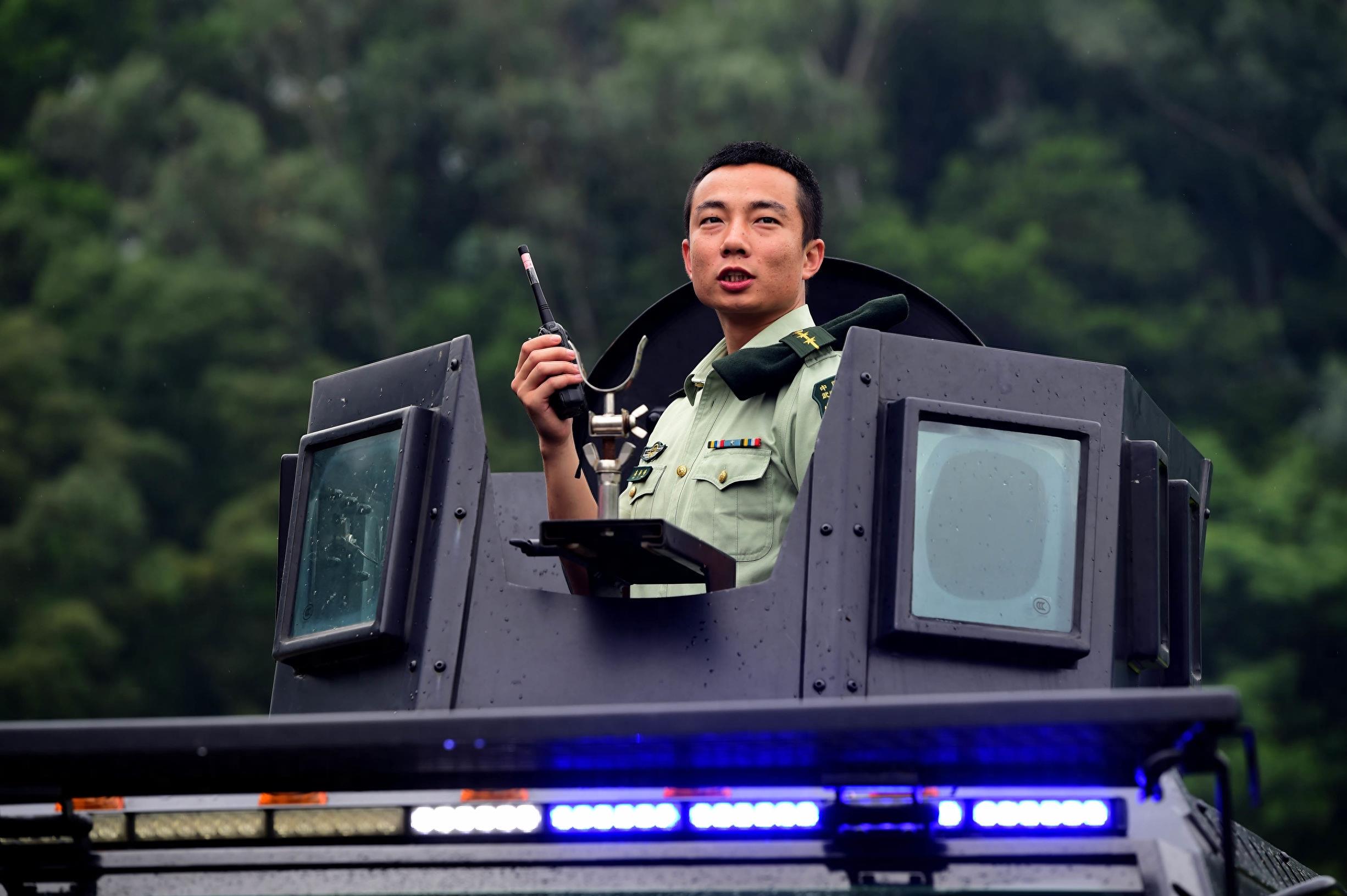 威武！武警最强贝雷帽组照震撼来袭 颜值担当如大片即视！