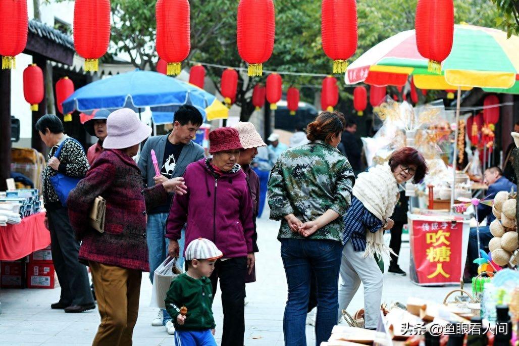 穿越千年，逛宋朝庙会，青岛灵珠山超群影视城“庙趣横生”